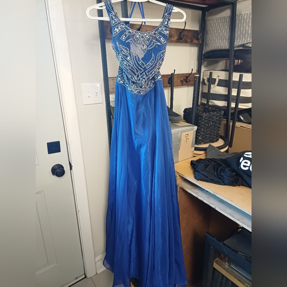 Angela & Alison Size 4 gown